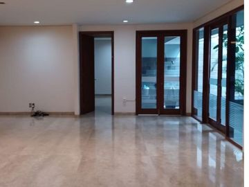 Disewakan Rumah di Menteng siap huni LB 700 M² LT 650M²
