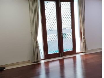 Disewakan Rumah di Menteng siap huni LB 700 M² LT 650M²