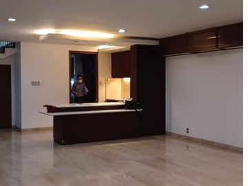 Disewakan Rumah di Menteng siap huni LB 700 M² LT 650M²