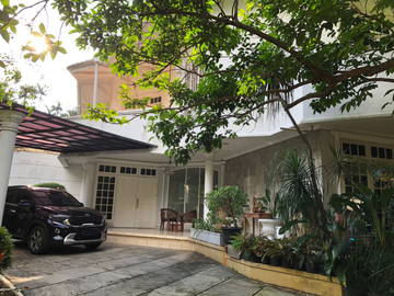 Dijual Rumah Mewah Besar Ada Swimming Pool dan Paviliun Menghadap Selatan Lokasi Strategis Dekat Blok M Square di Kebayoran Baru Jaksel Wt 18267