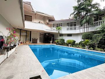 Dijual Rumah Mewah Besar Ada Swimming Pool dan Paviliun Menghadap Selatan Lokasi Strategis Dekat Blok M Square di Kebayoran Baru Jaksel Wt 18267