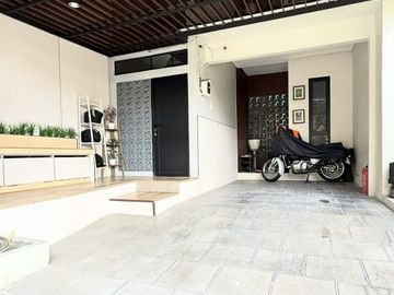 Dijual Rumah Siap Huni + Ev Charger Dekat Stan dan Stasiun di Jurang Mangu Permai