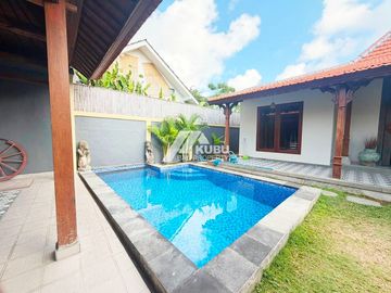 KBP0983 villa with joglo design in sanur