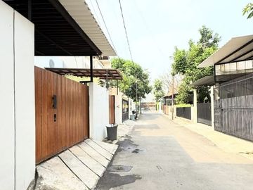 Dijual Rumah 1 Lantai Siap Huni + Ev Charger Dekat Stan, Stasiun dan Tol di Jurang Mangu Permai