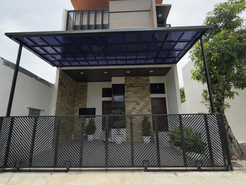 Hanya 10 Menit Dari Kampus UGM Jogja Rumah 2 Lantai Sudah Full Furnish Siap Huni!