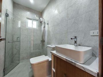 For Sale 3 Storey Modern Townhouse in Bahay Toro Project 8, Q.C. KSA  21M