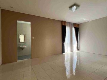rumah royal residence wiyung dekat pakuwon indah citraland graha family