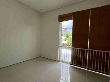 rumah royal residence wiyung dekat pakuwon indah citraland graha family