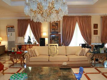 For Sell! Rumah Mewah Hook Area Menteng Jakarta Pusat 5BR Semi Furnished Siap Huni