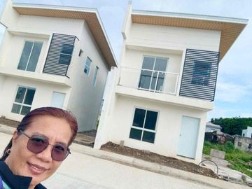House and Lot For Sale in Tagapo Sta Rosa Laguna near Robinsons