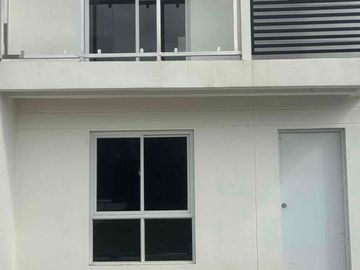 House and Lot For Sale in Tagapo Sta Rosa Laguna near Robinsons
