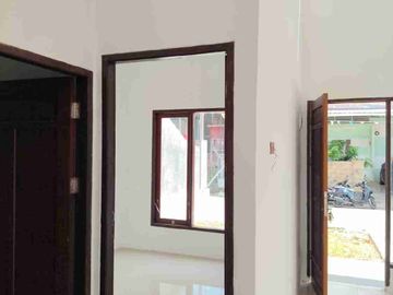 DIJUAL RUMAH CANTIK SIAP HUNI LOKASI PALM HILS