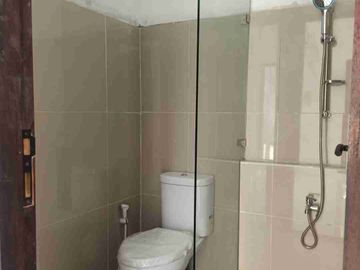 DIJUAL RUMAH CANTIK SIAP HUNI LOKASI PALM HILS