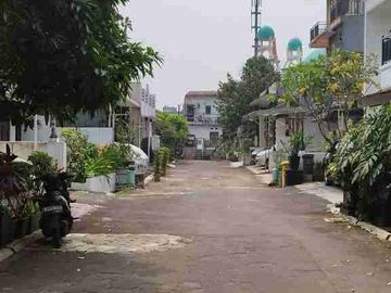 DIJUAL RUMAH DIPASAR MINGGU JAKARTA SELATAN