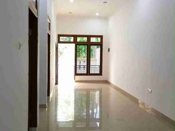 DISEWAKAN RUMAH SUNTER SACNA