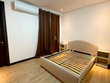 For Rent: Fully-furnished 4 Bedroom with own bathroom each, M Residences, Acacia Estates, Taguig