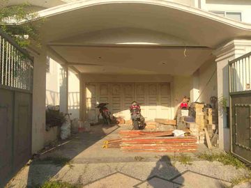 RUMAH MEWAH MURAH VILLA VALENSIA SELANGKAH DARI PAKUWON MALL  LENMARC CITRALAND BARAHA FAMILY SURABAYA