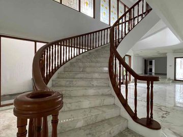 RUMAH MEWAH KEMANG JAKARTA SELATAN
