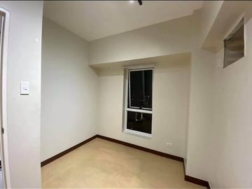 2 bedroom condominium unit in Sheridan Towers for rent