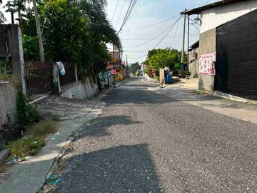 Dijual Rumah Lama di Jl. Lobak