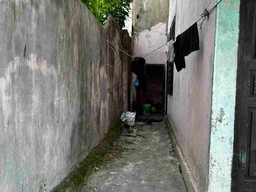 Dijual Rumah Lama di Jl. Lobak