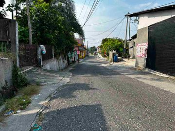 Dijual Rumah Lama di Jl. Lobak