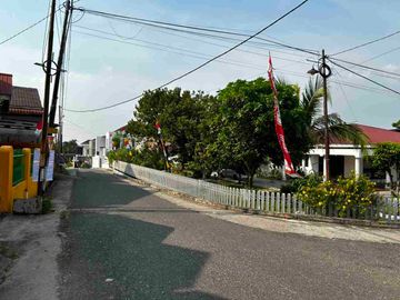 Dijual Rumah Lama di Jl. Lobak
