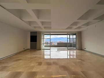 Apartamento en Arriendo en La Calera, Poblado Medellín Antioquia