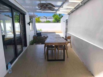 Disewa Rumah Semi Villa Aesthetic