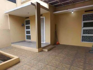 Disewakan rumah pinggir jalan puri beta 2 cocok untuk usaha dan hunii