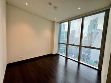 BRAND NEW UNIT IN PARK CENTRAL SOUTH TOWER, MAKATI