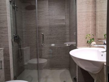 Disewakan Apartemen Gold Coast, 2BR, 58m2, Furnish, Bagus