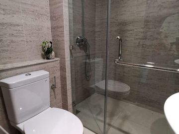 Disewakan Apartemen Gold Coast, 2BR, 58m2, Furnish, Bagus