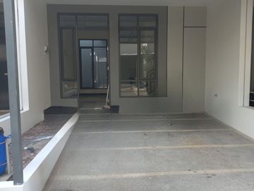 DISEWAKAN RUMAH BARU TKI 5 TAMAN KOPO GARDENVILLE