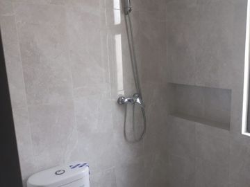 DISEWAKAN RUMAH BARU TKI 5 TAMAN KOPO GARDENVILLE