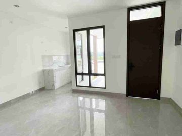 Disewakan Rumah Baru 3 Lantai Lavon Swan City Harga Termurah