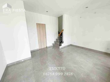 Disewakan Rumah Baru 3 Lantai Lavon Swan City Harga Termurah