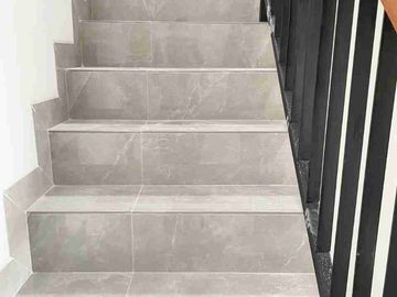 Disewakan Rumah Baru 3 Lantai Lavon Swan City Harga Termurah