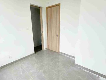 Disewakan Rumah Baru 3 Lantai Lavon Swan City Harga Termurah