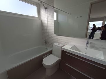 Iluminado depto central de 2D2B+E+B, orientación norte