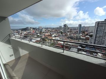 Iluminado depto central de 2D2B+E+B, orientación norte