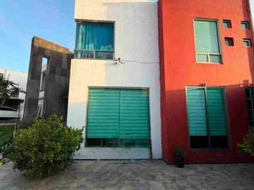 Excel casa en venta centro Zinacantepec en privada