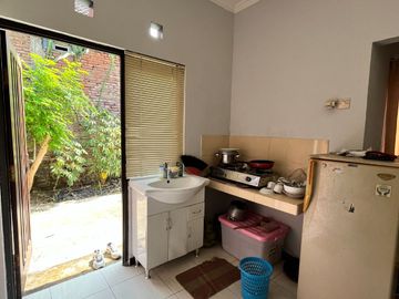 Jual Rumah Second Harga Terjangkau | Tanah 92 m², SHM & Parkir Luas