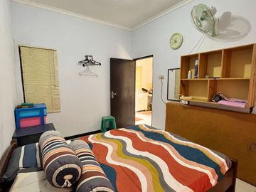 Jual Rumah Second Harga Terjangkau | Tanah 92 m², SHM & Parkir Luas