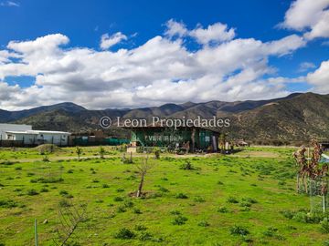 Leon Propiedades vende parcela en sector Camino El Toro, Curacaví.