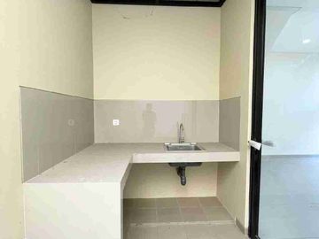 Disewakan Rumah Baru Suvarna Sutera