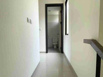 Disewakan Rumah Baru Suvarna Sutera