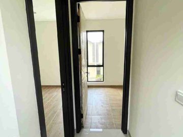 Disewakan Rumah Baru Suvarna Sutera