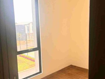 Disewakan Murah Rumah Baru Suvarna Sutera