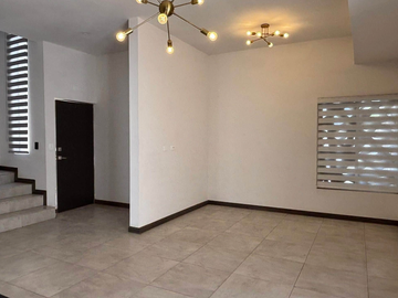 Casa en Fraccionamiento en Calle Bosques de Canadá, Monte Verde,  Chihuahua, 31220, México